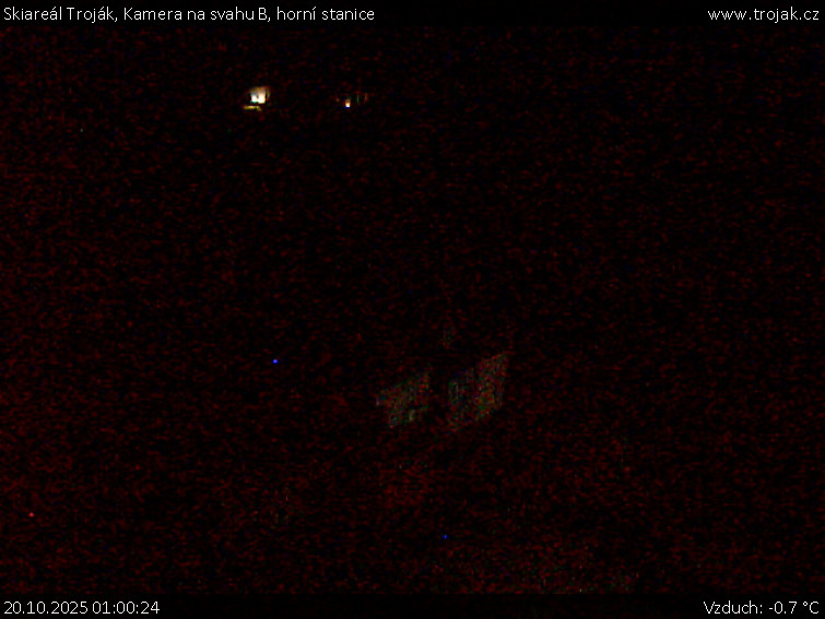Skiareál Troják - Kamera na svahu B, horní stanice - 20.10.2025 v 01:00 Skiareál Troják - Kamera na svahu B, horní stanice - 20.10.2025 v 01:00