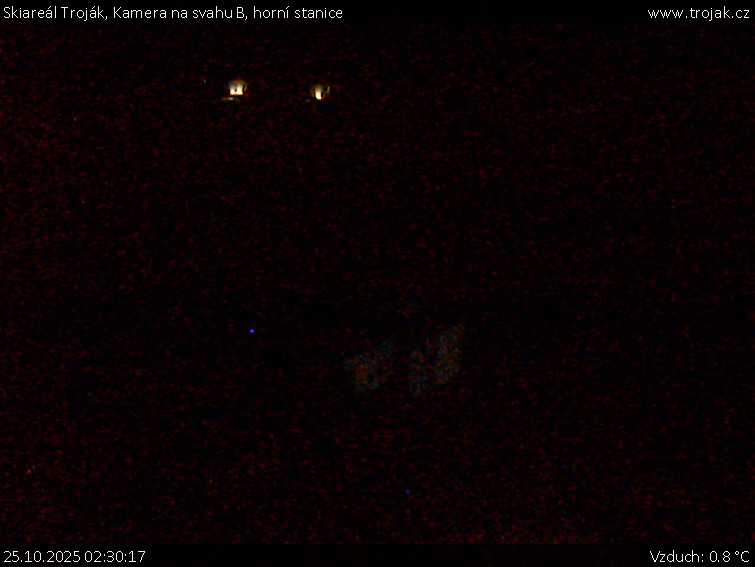 Skiareál Troják - Kamera na svahu B, horní stanice - 25.10.2025 v 02:30 Skiareál Troják - Kamera na svahu B, horní stanice - 25.10.2025 v 02:30