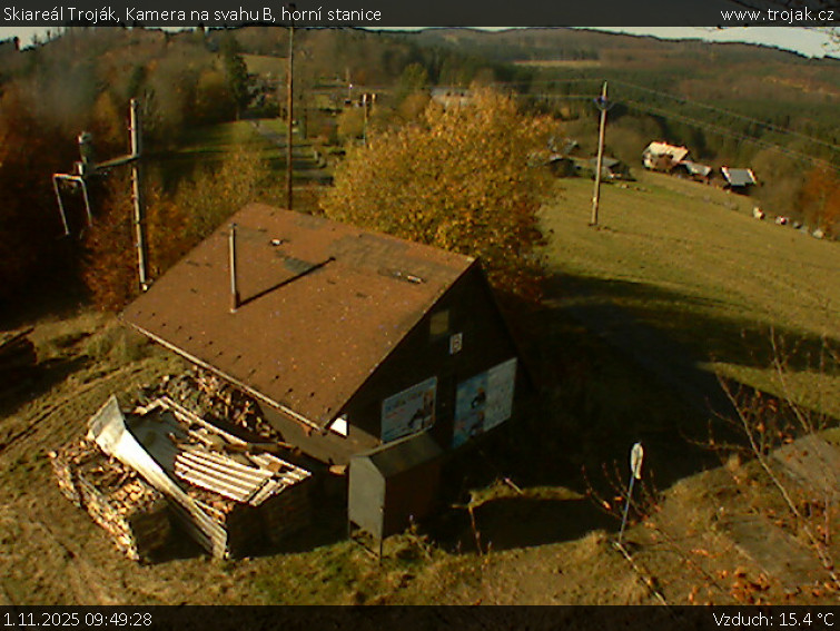 Skiareál Troják - Kamera na svahu B, horní stanice - 1.11.2025 v 09:49 Skiareál Troják - Kamera na svahu B, horní stanice - 1.11.2025 v 09:49
