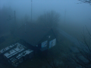 Skiareál Troják - Kamera na svahu B, horní stanice - 17.11.2025 v 07:09 Skiareál Troják - Kamera na svahu B, horní stanice - 17.11.2025 v 07:09