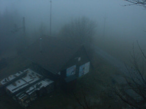 Skiareál Troják - Kamera na svahu B, horní stanice - 17.11.2025 v 07:19 Skiareál Troják - Kamera na svahu B, horní stanice - 17.11.2025 v 07:19