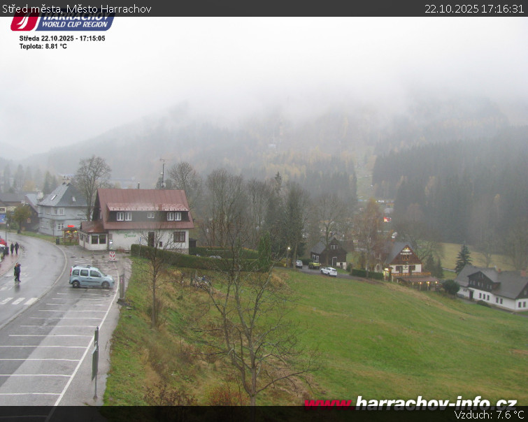 Město Harrachov - Střed města - 22.10.2025 v 17:16 Město Harrachov - Střed města - 22.10.2025 v 17:16