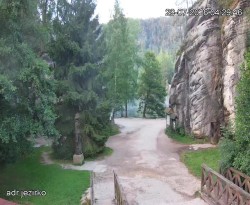 Entrance to the rocks, Sandpit