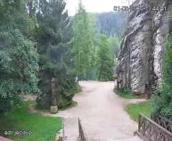 Entrance to the rocks, Sandpit
