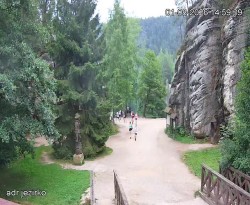Entrance to the rocks, Sandpit