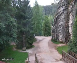 Entrance to the rocks, Sandpit