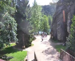 Entrance to the rocks, Sandpit