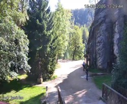 Entrance to the rocks, Sandpit