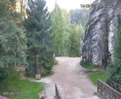 Entrance to the rocks, Sandpit