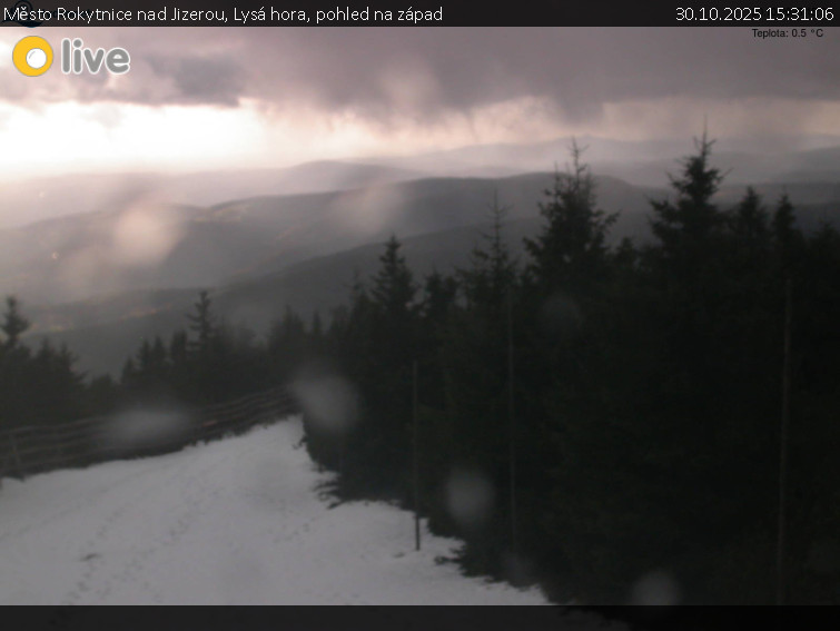 Město Rokytnice nad Jizerou - Lysá hora, pohled na západ - 30.10.2025 v 15:31 Město Rokytnice nad Jizerou - Lysá hora, pohled na západ - 30.10.2025 v 15:31