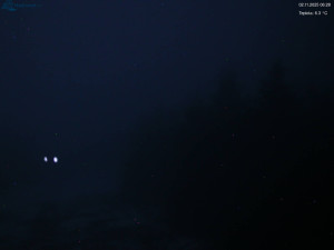 Město Rokytnice nad Jizerou - Lysá hora, pohled na západ - 2.11.2025 v 06:31 Město Rokytnice nad Jizerou - Lysá hora, pohled na západ - 2.11.2025 v 06:31