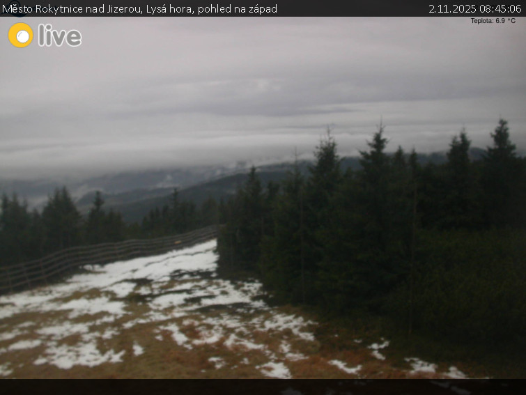 Město Rokytnice nad Jizerou - Lysá hora, pohled na západ - 2.11.2025 v 08:45 Město Rokytnice nad Jizerou - Lysá hora, pohled na západ - 2.11.2025 v 08:45