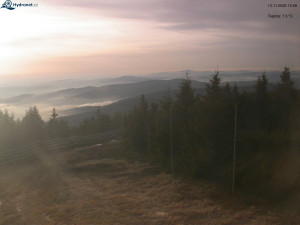Město Rokytnice nad Jizerou - Lysá hora, pohled na západ - 13.11.2025 v 15:15 Město Rokytnice nad Jizerou - Lysá hora, pohled na západ - 13.11.2025 v 15:15