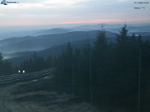 Město Rokytnice nad Jizerou - Lysá hora, pohled na západ - 13.11.2025 v 16:45 Město Rokytnice nad Jizerou - Lysá hora, pohled na západ - 13.11.2025 v 16:45