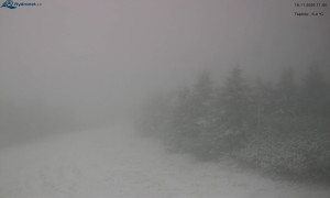 Město Rokytnice nad Jizerou - Lysá hora, pohled na západ - 18.11.2025 v 11:03 Město Rokytnice nad Jizerou - Lysá hora, pohled na západ - 18.11.2025 v 11:03