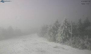 Město Rokytnice nad Jizerou - Lysá hora, pohled na západ - 2.12.2025 v 11:45 Město Rokytnice nad Jizerou - Lysá hora, pohled na západ - 2.12.2025 v 11:45
