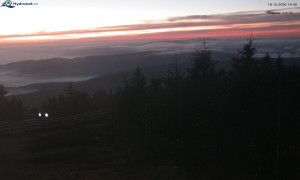 Město Rokytnice nad Jizerou - Lysá hora, pohled na západ - 18.12.2025 v 16:45 Město Rokytnice nad Jizerou - Lysá hora, pohled na západ - 18.12.2025 v 16:45