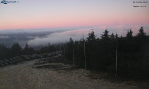 Město Rokytnice nad Jizerou - Lysá hora, pohled na západ - 29.12.2025 v 08:03 Město Rokytnice nad Jizerou - Lysá hora, pohled na západ - 29.12.2025 v 08:03