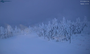 Město Rokytnice nad Jizerou - Lysá hora, pohled na západ - 7.1.2026 v 07:45 Město Rokytnice nad Jizerou - Lysá hora, pohled na západ - 7.1.2026 v 07:45