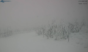 Město Rokytnice nad Jizerou - Lysá hora, pohled na západ - 7.1.2026 v 13:45 Město Rokytnice nad Jizerou - Lysá hora, pohled na západ - 7.1.2026 v 13:45