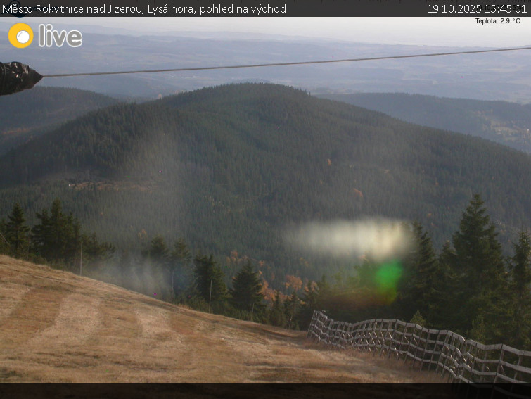 Město Rokytnice nad Jizerou - Lysá hora, pohled na východ - 19.10.2025 v 15:45 Město Rokytnice nad Jizerou - Lysá hora, pohled na východ - 19.10.2025 v 15:45
