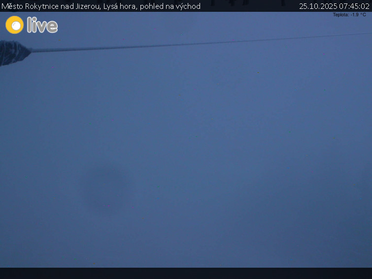 Město Rokytnice nad Jizerou - Lysá hora, pohled na východ - 25.10.2025 v 07:45 Město Rokytnice nad Jizerou - Lysá hora, pohled na východ - 25.10.2025 v 07:45