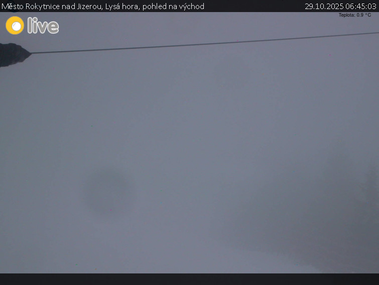 Město Rokytnice nad Jizerou - Lysá hora, pohled na východ - 29.10.2025 v 06:45 Město Rokytnice nad Jizerou - Lysá hora, pohled na východ - 29.10.2025 v 06:45