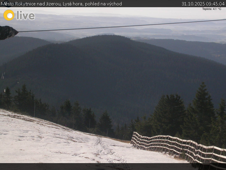 Město Rokytnice nad Jizerou - Lysá hora, pohled na východ - 31.10.2025 v 09:45 Město Rokytnice nad Jizerou - Lysá hora, pohled na východ - 31.10.2025 v 09:45