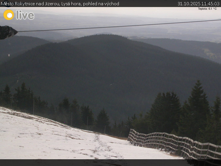 Město Rokytnice nad Jizerou - Lysá hora, pohled na východ - 31.10.2025 v 11:45 Město Rokytnice nad Jizerou - Lysá hora, pohled na východ - 31.10.2025 v 11:45