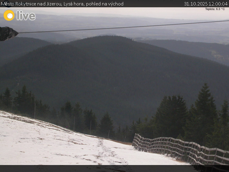 Město Rokytnice nad Jizerou - Lysá hora, pohled na východ - 31.10.2025 v 12:00 Město Rokytnice nad Jizerou - Lysá hora, pohled na východ - 31.10.2025 v 12:00