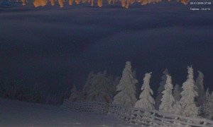 Město Rokytnice nad Jizerou - Lysá hora, pohled na východ - 8.1.2026 v 07:15 Město Rokytnice nad Jizerou - Lysá hora, pohled na východ - 8.1.2026 v 07:15