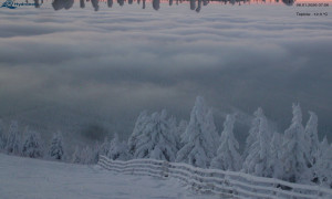Město Rokytnice nad Jizerou - Lysá hora, pohled na východ - 8.1.2026 v 08:00 Město Rokytnice nad Jizerou - Lysá hora, pohled na východ - 8.1.2026 v 08:00