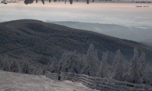 Město Rokytnice nad Jizerou - Lysá hora, pohled na východ - 8.1.2026 v 12:00 Město Rokytnice nad Jizerou - Lysá hora, pohled na východ - 8.1.2026 v 12:00