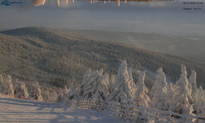 Město Rokytnice nad Jizerou - Lysá hora, pohled na východ - 8.1.2026 v 15:45 Město Rokytnice nad Jizerou - Lysá hora, pohled na východ - 8.1.2026 v 15:45