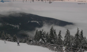 Město Rokytnice nad Jizerou - Lysá hora, pohled na východ - 7.2.2026 v 10:15 Město Rokytnice nad Jizerou - Lysá hora, pohled na východ - 7.2.2026 v 10:15