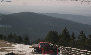 Město Rokytnice nad Jizerou - Lysá hora, pohled na východ - 23.3.2026 v 09:00 Město Rokytnice nad Jizerou - Lysá hora, pohled na východ - 23.3.2026 v 09:00