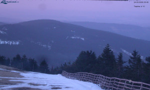 Město Rokytnice nad Jizerou - Lysá hora, pohled na východ - 24.3.2026 v 05:45 Město Rokytnice nad Jizerou - Lysá hora, pohled na východ - 24.3.2026 v 05:45