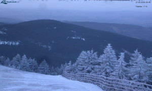 Město Rokytnice nad Jizerou - Lysá hora, pohled na východ - 27.3.2026 v 05:45 Město Rokytnice nad Jizerou - Lysá hora, pohled na východ - 27.3.2026 v 05:45