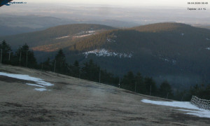Město Rokytnice nad Jizerou - Lysá hora, pohled na východ - 8.4.2026 v 06:45 Město Rokytnice nad Jizerou - Lysá hora, pohled na východ - 8.4.2026 v 06:45