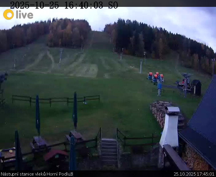 Skiareál Horní Podluží - Nástupní stanice vleků Horní Podluží - 25.10.2025 v 17:45 Skiareál Horní Podluží - Nástupní stanice vleků Horní Podluží - 25.10.2025 v 17:45