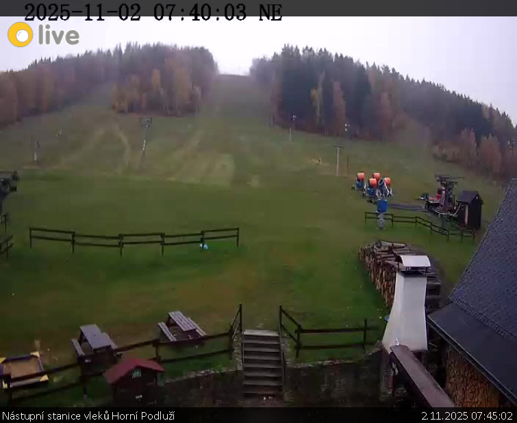 Skiareál Horní Podluží - Nástupní stanice vleků Horní Podluží - 2.11.2025 v 07:45 Skiareál Horní Podluží - Nástupní stanice vleků Horní Podluží - 2.11.2025 v 07:45