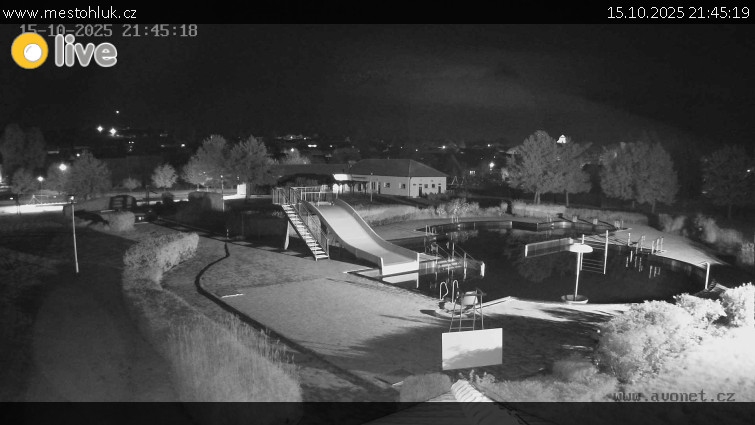 Koupaliště Hluk - Koupaliště Hluk - 15.10.2025 v 21:45 Koupaliště Hluk - Koupaliště Hluk - 15.10.2025 v 21:45