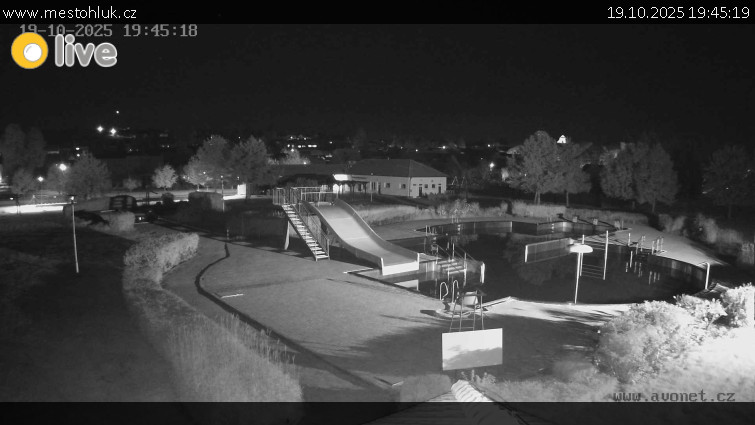Koupaliště Hluk - Koupaliště Hluk - 19.10.2025 v 19:45 Koupaliště Hluk - Koupaliště Hluk - 19.10.2025 v 19:45