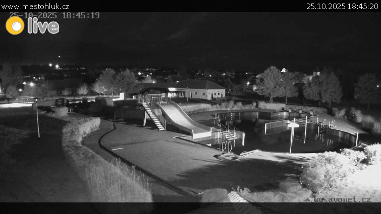 Koupaliště Hluk - Koupaliště Hluk - 25.10.2025 v 18:45 Koupaliště Hluk - Koupaliště Hluk - 25.10.2025 v 18:45