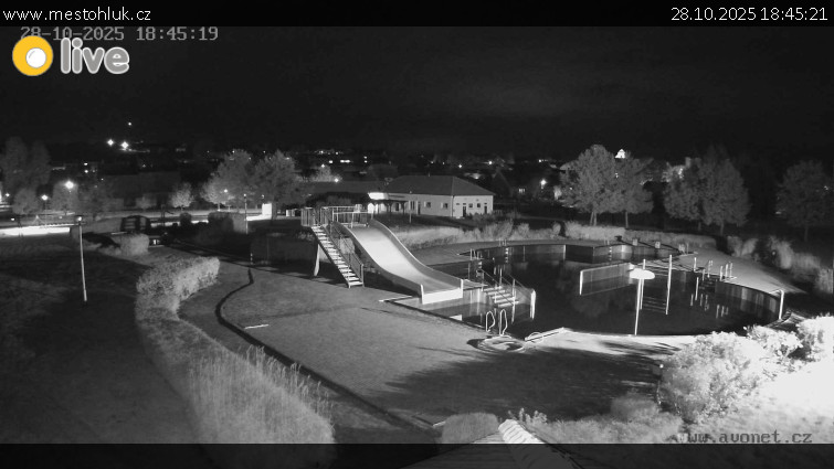 Koupaliště Hluk - Koupaliště Hluk - 28.10.2025 v 18:45 Koupaliště Hluk - Koupaliště Hluk - 28.10.2025 v 18:45