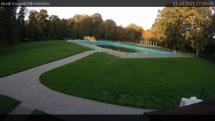 Zámecké koupaliště Holešov - Areál koupaliště Holešov - 13.10.2025 v 17:30 Zámecké koupaliště Holešov - Areál koupaliště Holešov - 13.10.2025 v 17:30