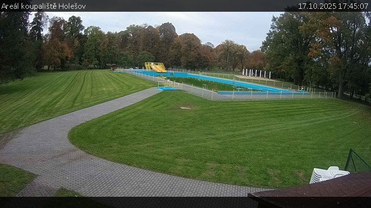 Zámecké koupaliště Holešov - Areál koupaliště Holešov - 17.10.2025 v 17:45 Zámecké koupaliště Holešov - Areál koupaliště Holešov - 17.10.2025 v 17:45