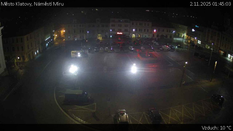 Město Klatovy - Náměstí Míru - 2.11.2025 v 01:45 Město Klatovy - Náměstí Míru - 2.11.2025 v 01:45
