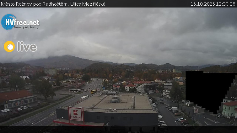 Město Rožnov pod Radhoštěm - Ulice Meziříčská - 15.10.2025 v 12:30 Město Rožnov pod Radhoštěm - Ulice Meziříčská - 15.10.2025 v 12:30