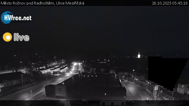 Město Rožnov pod Radhoštěm - Ulice Meziříčská - 26.10.2025 v 05:45 Město Rožnov pod Radhoštěm - Ulice Meziříčská - 26.10.2025 v 05:45